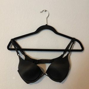 VICTORIA SECRET BOMBSHELL PLUNGE BRA *NEW*